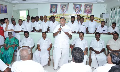 எடப்பாடி பழனிசாமிக்கு உற்சாக வரவேற்பு