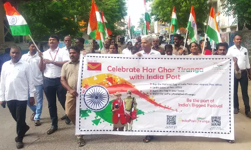 விழுப்புரத்தில் தபால் ஊழியர்கள் பேரணி விழுப்புரத்தில் தபால் ஊழியர்கள் பேரணி