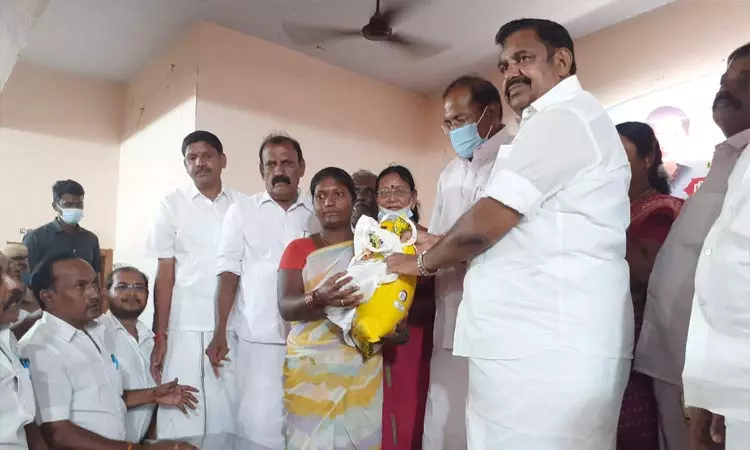 தமிழக அரசு வெள்ளத்தால் பாதிக்கப்பட்ட மக்களுக்கு உரிய இழப்பீடு வழங்க வேண்டும் - எடப்பாடி பழனிசாமி தமிழக அரசு வெள்ளத்தால் பாதிக்கப்பட்ட மக்களுக்கு உரிய இழப்பீடு வழங்க வேண்டும் - எடப்பாடி பழனிசாமி