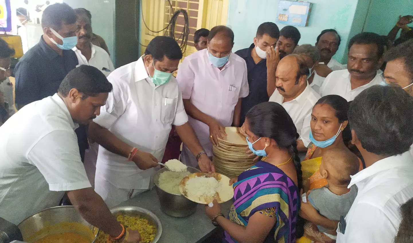 நாமக்கல், ஈரோடு மாவட்டங்களில் வெள்ள பாதிப்பை தடுக்க அரசு முன்னெச்சரிக்கை நடவடிக்கை எடுக்கவில்லை எடப்பாடி பழனிசாமி குற்றச்சாட்டு நாமக்கல், ஈரோடு மாவட்டங்களில் வெள்ள பாதிப்பை தடுக்க அரசு முன்னெச்சரிக்கை நடவடிக்கை எடுக்கவில்லை எடப்பாடி பழனிசாமி குற்றச்சாட்டு