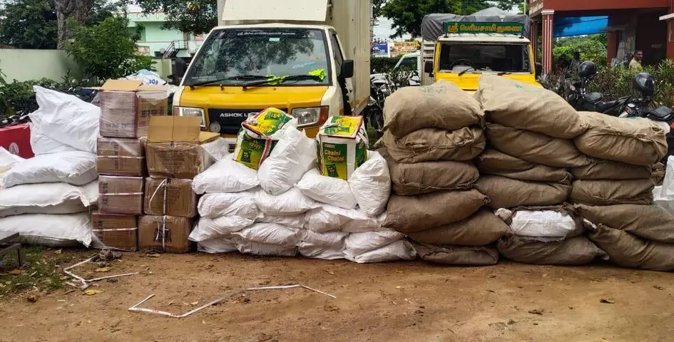 லாரியில் கடத்த முயன்ற ரூ.9½ லட்சம் குட்கா பறிமுதல் லாரியில் கடத்த முயன்ற ரூ.9½ லட்சம் குட்கா பறிமுதல்