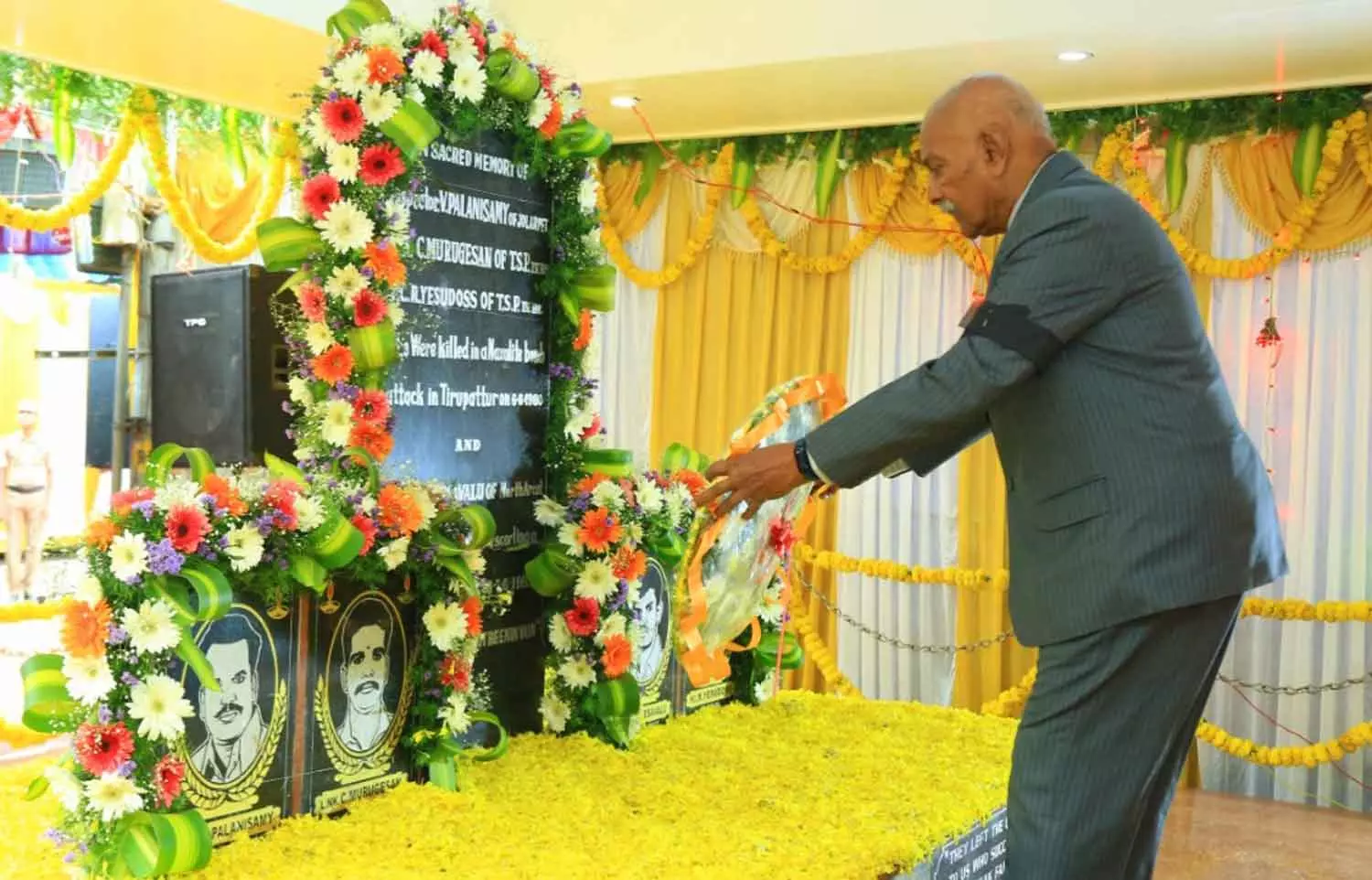 அனைத்து தீவிரவாத செயல்களும் தடுக்கப்பட்டு தமிழகம் அமைதியாக உள்ளது முன்னாள் டி.ஜி.பி.தேவாரம் பெருமிதம் அனைத்து தீவிரவாத செயல்களும் தடுக்கப்பட்டு தமிழகம் அமைதியாக உள்ளது முன்னாள் டி.ஜி.பி.தேவாரம் பெருமிதம்