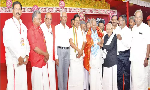 நாடாளுமன்ற தேர்தலில் வலுவான கூட்டணியை உருவாக்கி பா.ஜனதாவை தோற்கடிக்க வேண்டும்; இந்திய கம்யூனிஸ்டு மாநாட்டில் தலைவர்கள் பேச்சு நாடாளுமன்ற தேர்தலில் வலுவான கூட்டணியை உருவாக்கி பா.ஜனதாவை தோற்கடிக்க வேண்டும்; இந்திய கம்யூனிஸ்டு மாநாட்டில் தலைவர்கள் பேச்சு