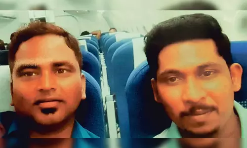 டிக்கெட் பரிசோதகர் வேலை வாங்கி தருவதாக ரூ.12 லட்சம் மோசடி