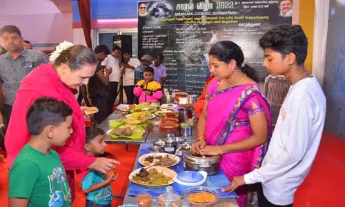 குற்றாலம் சாரல் திருவிழாவில் சமையல் போட்டி குற்றாலம் சாரல் திருவிழாவில் சமையல் போட்டி