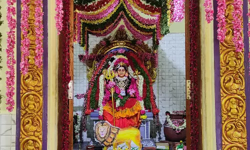 ஆரியூர் அங்காளம்மன் கோவிலில் சிறப்பு பூஜை ஆரியூர் அங்காளம்மன் கோவிலில் சிறப்பு பூஜை