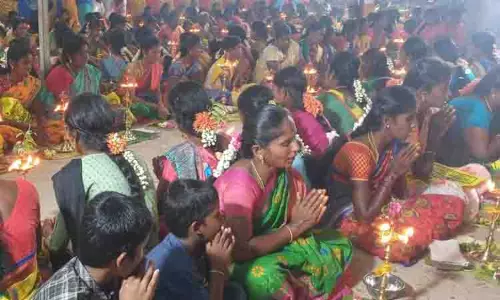 மாதவராகியம்மன் கோவிலில் குத்துவிளக்கு பூஜை