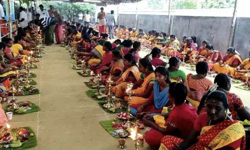 பெரிய மணலி வீரமாத்தி அம்மன் கோவிலில் 1,008 திருவிளக்கு பூஜை பெரிய மணலி வீரமாத்தி அம்மன் கோவிலில் 1,008 திருவிளக்கு பூஜை
