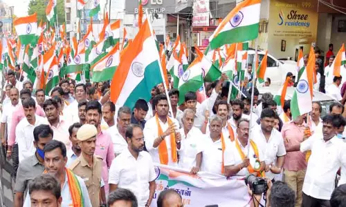 தைப்பொங்கலுக்கு வழங்கப்படும்  இலவச வேட்டி-சேலையை வெளி மாநிலங்களில் வாங்க தமிழக அரசு முயற்சி;  பா.ஜ.க. மாநில தலைவர் அண்ணாமலை குற்றச்சாட்டு