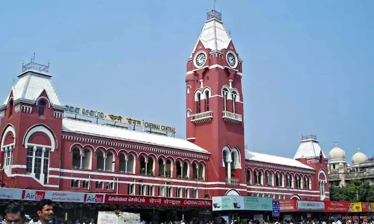 சென்டிரல் ரெயில் நிலையத்தில் 50 கிலோ புகையிலை பொருட்கள் பறிமுதல் சென்டிரல் ரெயில் நிலையத்தில் 50 கிலோ புகையிலை பொருட்கள் பறிமுதல்