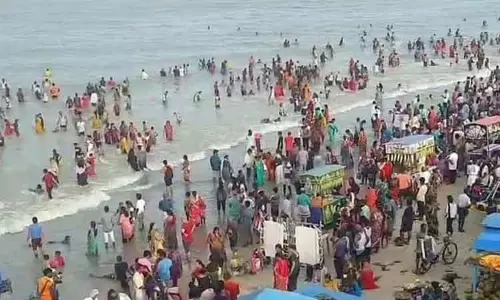 வேளாங்கண்ணி கடற்கரையில் நிரந்தர தடுப்பு வேலி அமைக்க வேண்டும்