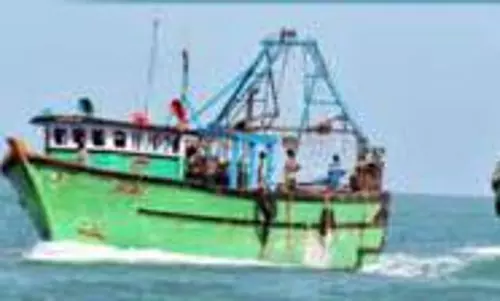 மீன்பிடி விசைப்படகை அரசுடைமையாக்கி இலங்கை கோர்ட்டு உத்தரவு மீன்பிடி விசைப்படகை அரசுடைமையாக்கி இலங்கை கோர்ட்டு உத்தரவு