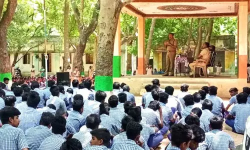 திருத்துறையூர், பெண்ணாடம் அரசு பள்ளியில் போதை பொருள் குறித்து மாணவர்களுக்கு விழிப்புணர்வு திருத்துறையூர், பெண்ணாடம் அரசு பள்ளியில் போதை பொருள் குறித்து மாணவர்களுக்கு விழிப்புணர்வு