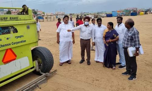 மெரீனா கடற்கரை: பிளாஸ்டிக் பொருட்களை பயன்படுத்திய கடைகளுக்கு ரூ.15 ஆயிரம் அபராதம் மெரீனா கடற்கரை: பிளாஸ்டிக் பொருட்களை பயன்படுத்திய கடைகளுக்கு ரூ.15 ஆயிரம் அபராதம்