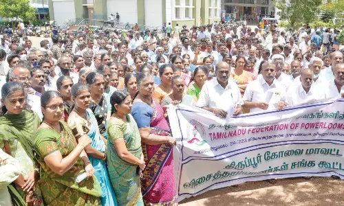 விசைத்தறிகளுக்கான மின் கட்டண உயர்வை ரத்து செய்ய வேண்டும்