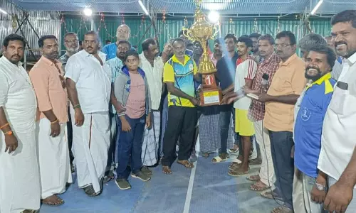 உடுமலை எஸ்.வி.புரம் செந்தில்குமார் நினைவு கபடிக்குழுவுக்கு முதல் பரிசு உடுமலை எஸ்.வி.புரம் செந்தில்குமார் நினைவு கபடிக்குழுவுக்கு முதல் பரிசு