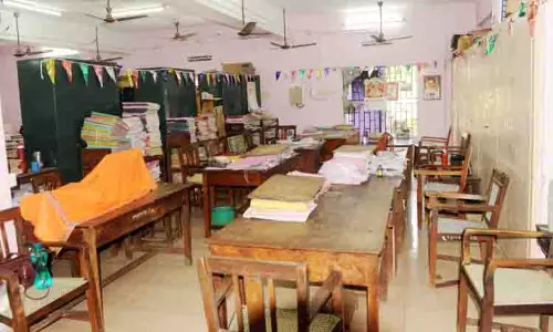 மின் ஊழியர்கள் வேலை நிறுத்த போராட்டம் மின் ஊழியர்கள் வேலை நிறுத்த போராட்டம்