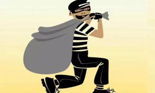 நகைக்கடையில் 281 பவுன் கொள்ளை: 30 கிலோ வெள்ளி பொருட்களையும் அள்ளிச்சென்றனர்