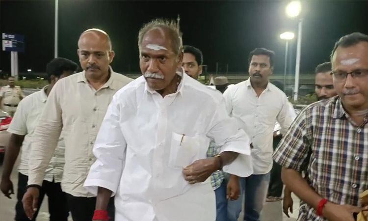 புதுச்சேரி முதல்-அமைச்சர் ரங்கசாமி திடீரென டெல்லி பயணம் புதுச்சேரி முதல்-அமைச்சர் ரங்கசாமி திடீரென டெல்லி பயணம்