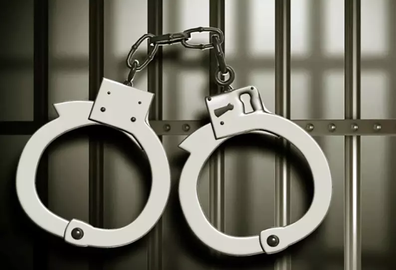 கஞ்சா வைத்திருந்த வாலிபர் கைது கஞ்சா வைத்திருந்த வாலிபர் கைது