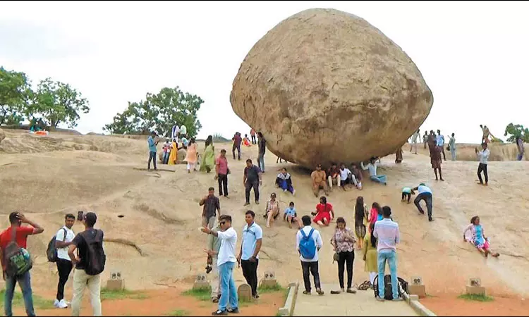 மாமல்லபுரம் புராதன சின்னங்களை ஒரே நாளில் 10 ஆயிரம் பேர் பார்த்து ரசித்தனர்