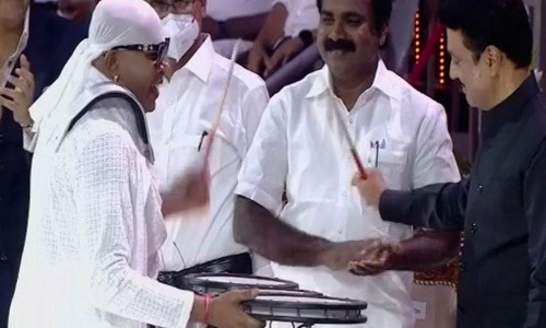 செஸ் ஒலிம்பியாட் நிறைவு விழா-  டிரம்ஸ் வாசித்து அசத்திய ஸ்டாலின்