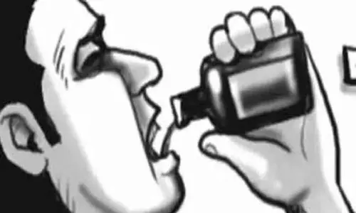 வெவ்வேறு சம்பவங்களில் விவசாயி உள்பட  2 பேர் தற்கொலை