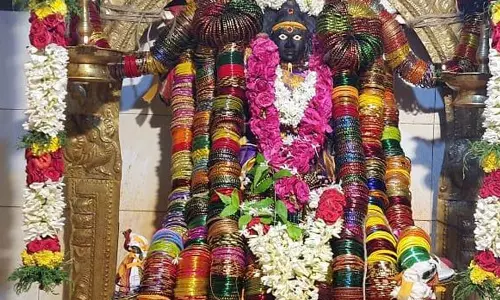 அம்மன் கோவில்களில் ஆடித்திருவிழா அம்மன் கோவில்களில் ஆடித்திருவிழா