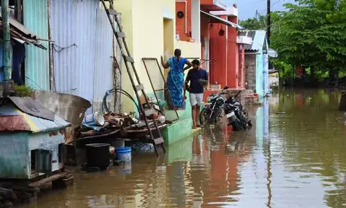 வீடுகளுக்குள் கழிவுநீர் புகுந்தது