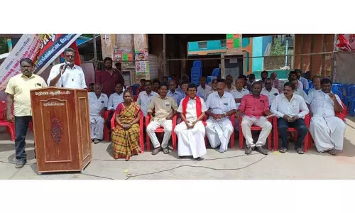 பரங்கிப்பேட்டையில் மார்க்சிஸ்ட் கம்யூனிஸ்டு கட்சியினர் உண்ணாவிரதம் பரங்கிப்பேட்டையில் மார்க்சிஸ்ட் கம்யூனிஸ்டு கட்சியினர் உண்ணாவிரதம்