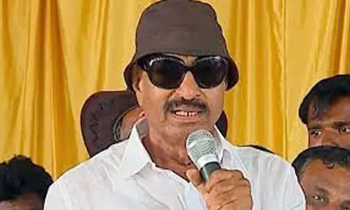 காங்கிரஸ், பா.ஜனதா கட்சிகள் சாதி அரசியலை கைவிட வேண்டும்: வாட்டாள் நாகராஜ் கோரிக்கை காங்கிரஸ், பா.ஜனதா கட்சிகள் சாதி அரசியலை கைவிட வேண்டும்: வாட்டாள் நாகராஜ் கோரிக்கை