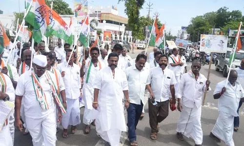 காங்கிரஸ் கட்சியினர் பிரசார நடைபயணம்