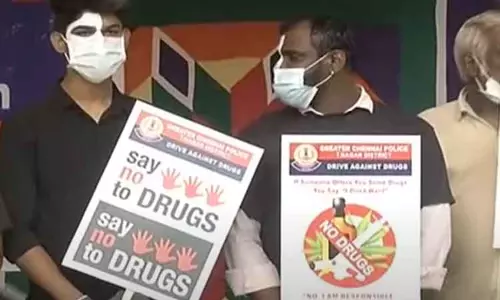 மாணவர்கள் போதைக்கு எதிரான விழிப்புணர்வு உறுதிமொழி எடுக்க வேண்டும் - பள்ளிக்கல்வித்துறை உத்தரவு மாணவர்கள் போதைக்கு எதிரான விழிப்புணர்வு உறுதிமொழி எடுக்க வேண்டும் - பள்ளிக்கல்வித்துறை உத்தரவு