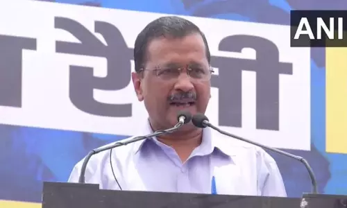 குஜராத்: பெண்களுக்கு மாதந்தோறும் ரூ. 1000 உதவித் தொகை - அரவிந்த் கெஜ்ரிவால்