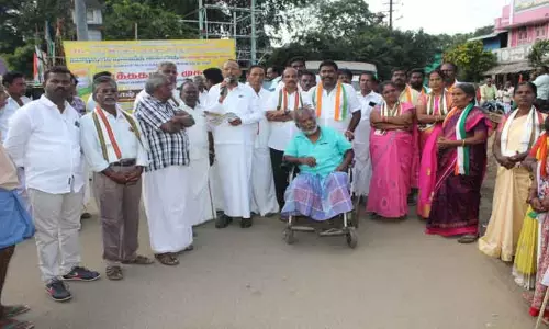 காங்கிரஸ் கட்சியினர் பாதயாத்திரை