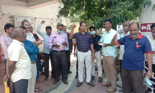 தபால் ஊழியர்கள் வேலைநிறுத்தம்