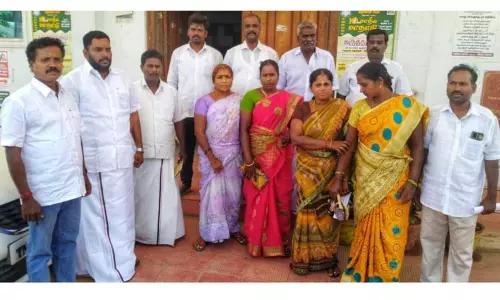 குறிஞ்சிப்பாடியில் பரபரப்பு  ஊராட்சி ஒன்றியக்குழு கூட்டத்தில் தி.மு.க. கவுன்சிலர்கள் திடீர் வெளிநடப்பு