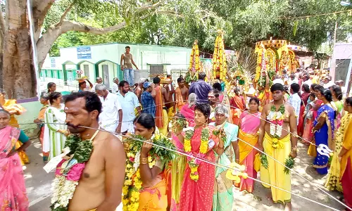 அம்மன் கோவில்களில் ஆடி திருவிழா அம்மன் கோவில்களில் ஆடி திருவிழா