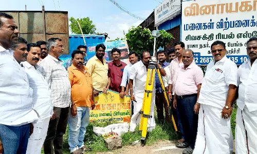 பாதாள சாக்கடை திட்டத்திற்கு அளவீடு செய்யும் பணி பாதாள சாக்கடை திட்டத்திற்கு அளவீடு செய்யும் பணி