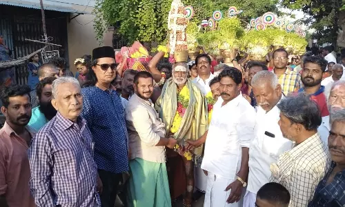 முளைப்பாரி ஊர்வலத்திற்கு முஸ்லிம்கள் வரவேற்பு முளைப்பாரி ஊர்வலத்திற்கு முஸ்லிம்கள் வரவேற்பு