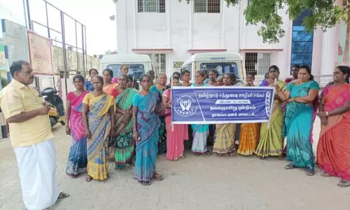 சத்துணவு ஊழியர்கள் ஆர்ப்பாட்டம் சத்துணவு ஊழியர்கள் ஆர்ப்பாட்டம்