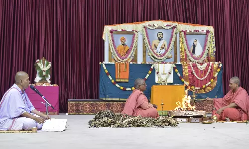 சாரதா மகாவித்யாலயம் மகளிர் கல்லூரியில் வித்யார்த்தி ஹோமம் சாரதா மகாவித்யாலயம் மகளிர் கல்லூரியில் வித்யார்த்தி ஹோமம்