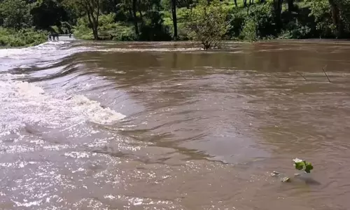 தொடர் கனமழை: கூடலூர்- மசினகுடி இடையே 6-வது நாளாக போக்குவரத்து நிறுத்தம்