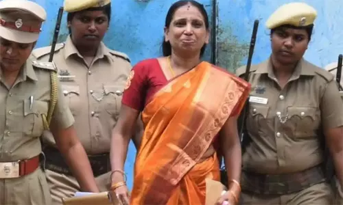 விடுதலை கோரி சுப்ரீம் கோர்ட்டில் நளினி மனு தாக்கல் விடுதலை கோரி சுப்ரீம் கோர்ட்டில் நளினி மனு தாக்கல்