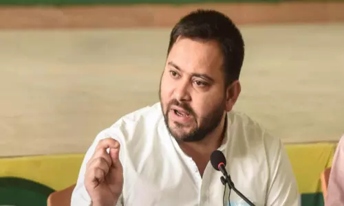 நரேந்திர மோடியால் பிரதமராக முடியும் என்றால் நிதிஷ் குமாரால் ஏன் முடியாது?- தேஜஸ்வி யாதவ் நரேந்திர மோடியால் பிரதமராக முடியும் என்றால் நிதிஷ் குமாரால் ஏன் முடியாது?- தேஜஸ்வி யாதவ்