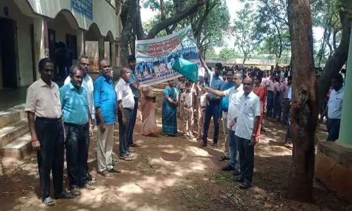 மாணவர்கள் பேரணி