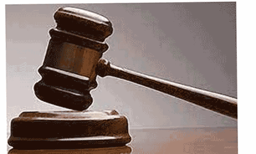 தீ விபத்தில் பலியான போலீஸ்காரரின் 2-வது மனைவிக்கு கருணை அடிப்படையில் வேலை- அரசுக்கு ஐகோர்ட்டு உத்தரவு தீ விபத்தில் பலியான போலீஸ்காரரின் 2-வது மனைவிக்கு கருணை அடிப்படையில் வேலை- அரசுக்கு ஐகோர்ட்டு உத்தரவு