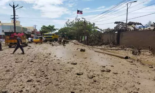 எரிவாயு குழாயில் உடைப்பு ஏற்பட்டதால் பரபரப்பு