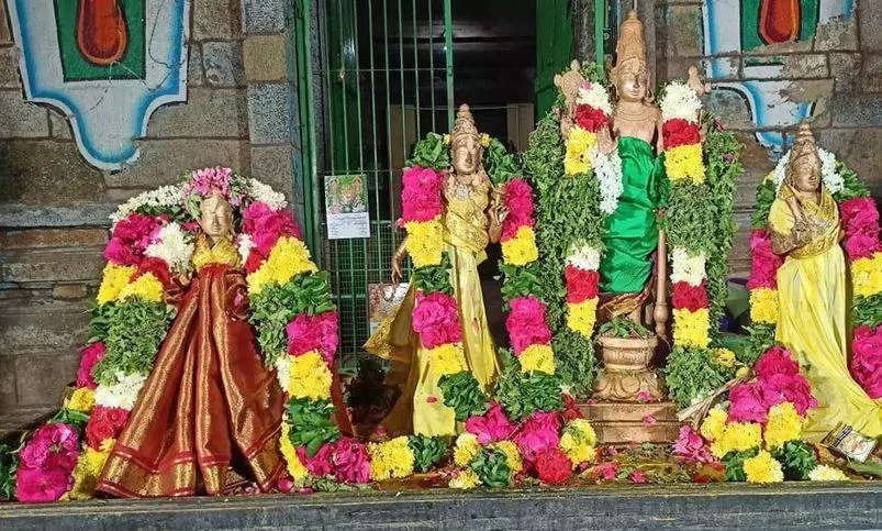 பாபநாசம் சீனிவாசபெருமாள் கோவிலில் திருமஞ்சனம் பாபநாசம் சீனிவாசபெருமாள் கோவிலில் திருமஞ்சனம்