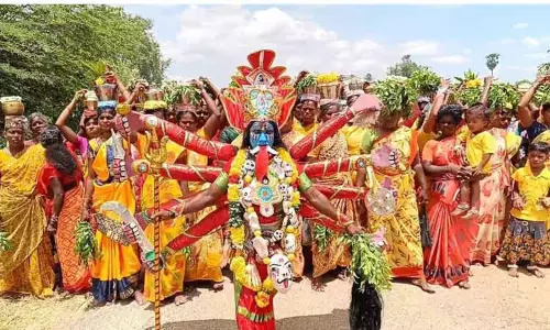 பொன்னியம்மன், படவேட்டம்மன் கோவிலில் ஆடி வெள்ளி திருவிழா